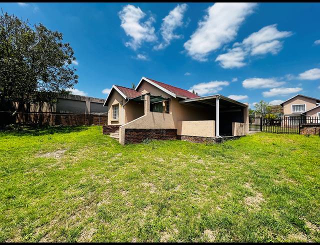 2 BEDROOM FREEHOLD FOR SALE IN STONEHENGE EXT 5